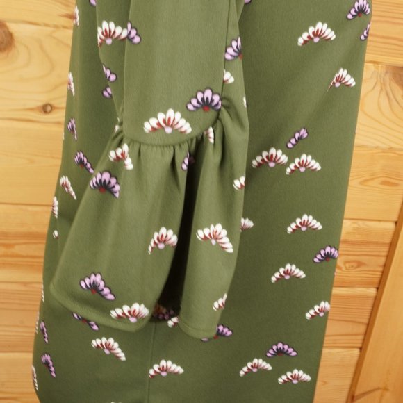 Ann Taylor Dark Green with Purple Detail Keyhole Back Top Size Medium - Picture 6 of 8